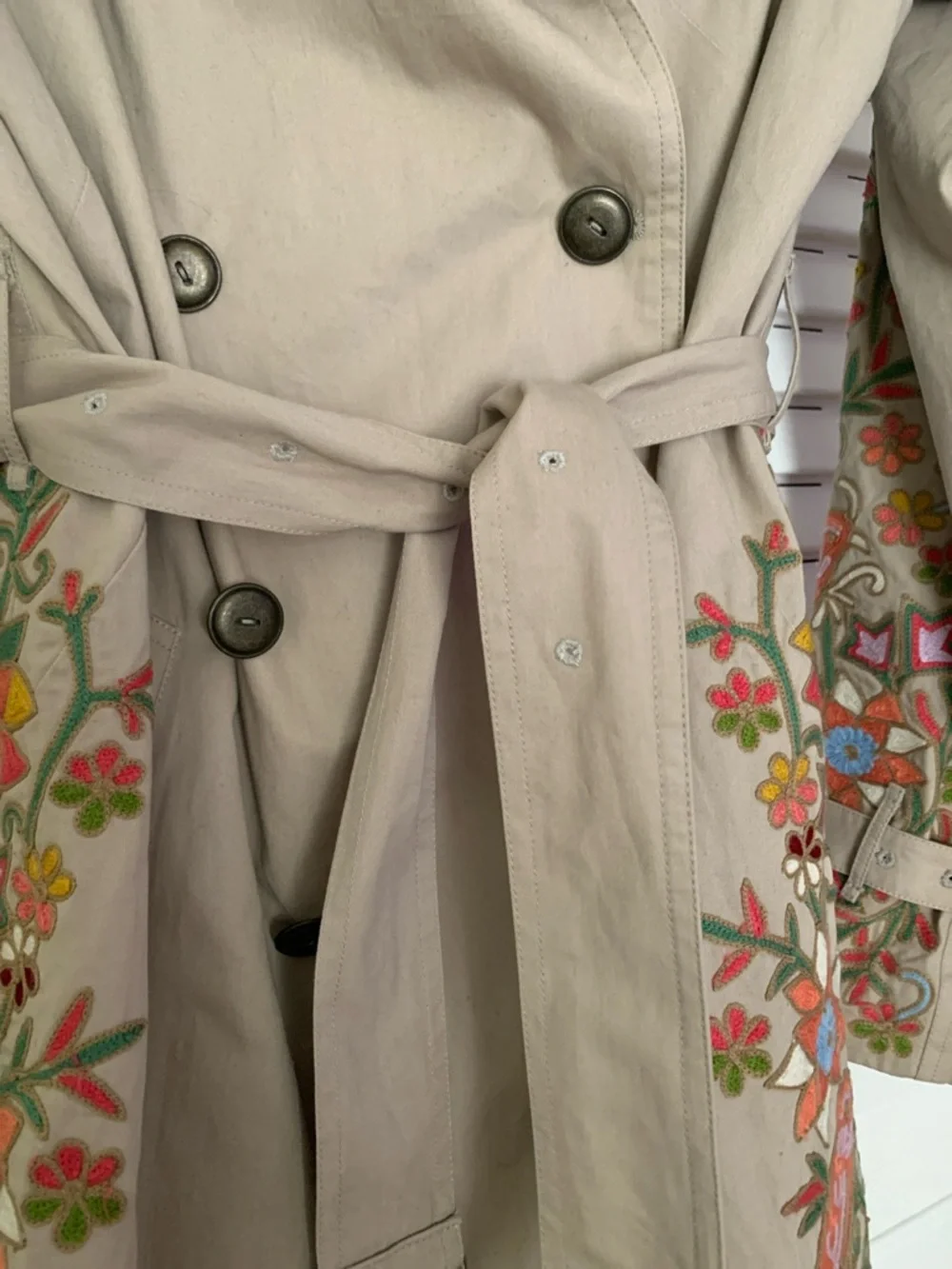 Calypso St. Barth Embroidered Beige Trench Coat with Floral Detail - Picture 4 of 15